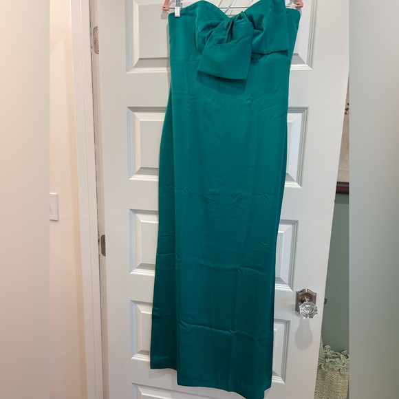 Lilly Pulitzer Dresses & Skirts - Lilly Pulitzer Carlynn Satin Maxi in Fiddle Leaf Green NWT Sz 4